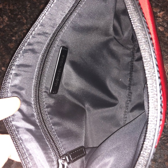 Michael Kors Travel Pouch - Picture 6 of 7